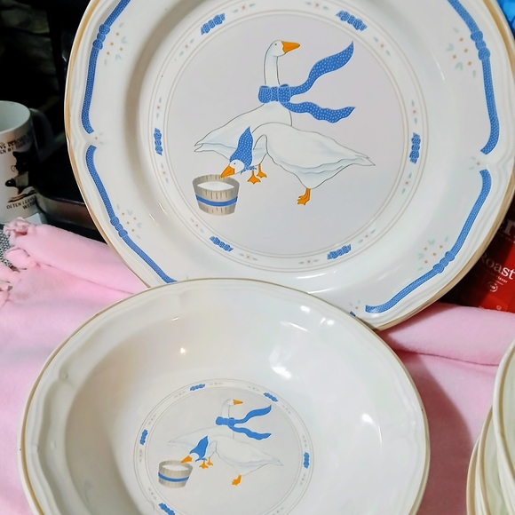 Newcor Stoneware Partial Set Or Replacement Pieces - Picture 7 of 16